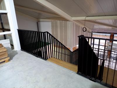 Steektrap voor bedrijfspand