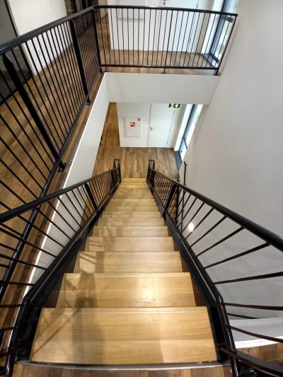 Industriële trap van metaal