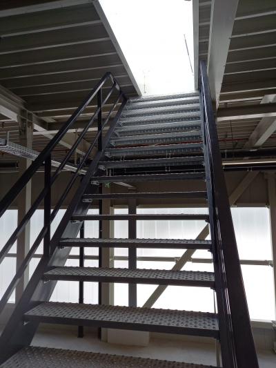 Trappenhuis bedrijfshal