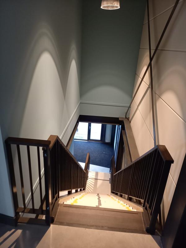 Rechte steektrap met tussenbordes